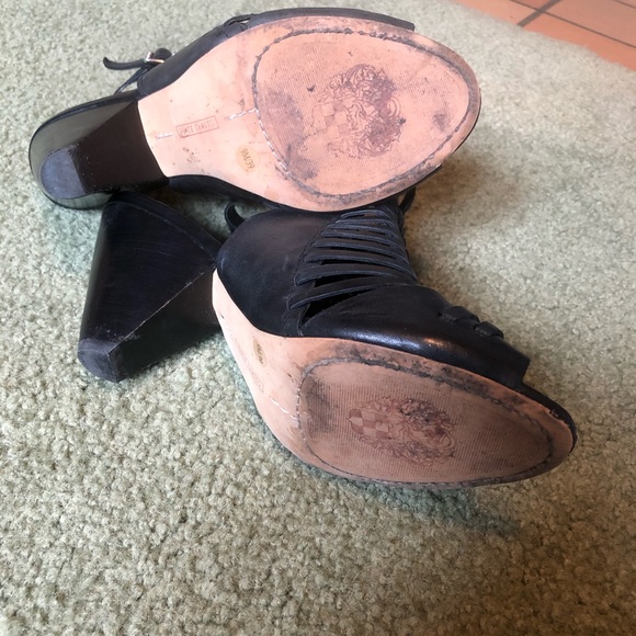 Vince Camuto - Picture 2 of 4